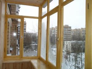 остекление балкона деревянными рамами