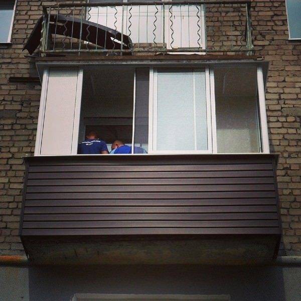 раздвижные окна на балконе