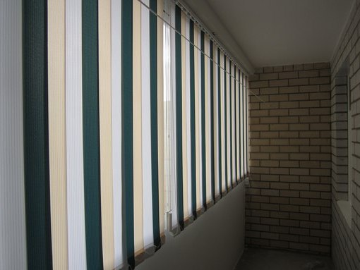 вертикальные жалюзи на балкон